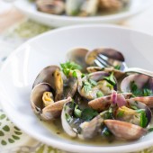 Clams in a Green Sauce